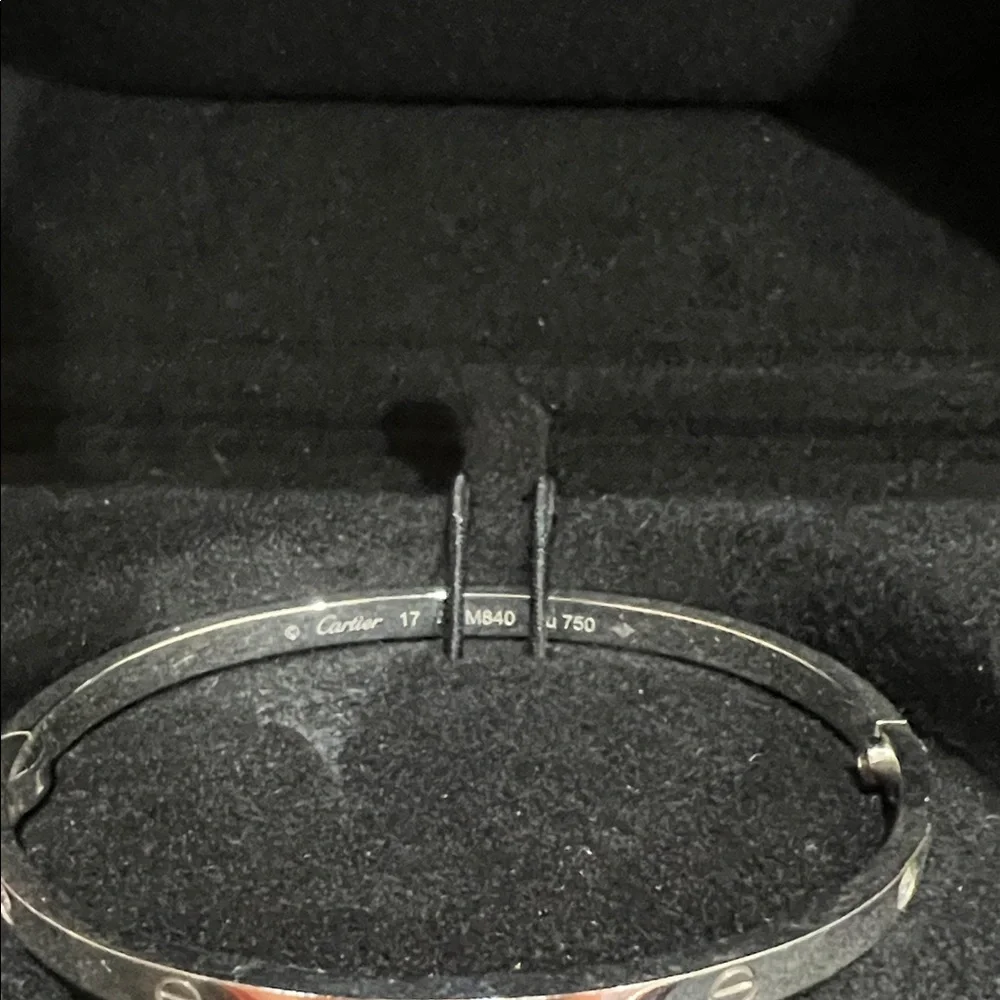 LOVE 18K white gold small 6 diamond bracelet. Excellent condition. Make offer. - Picture 3 of 5